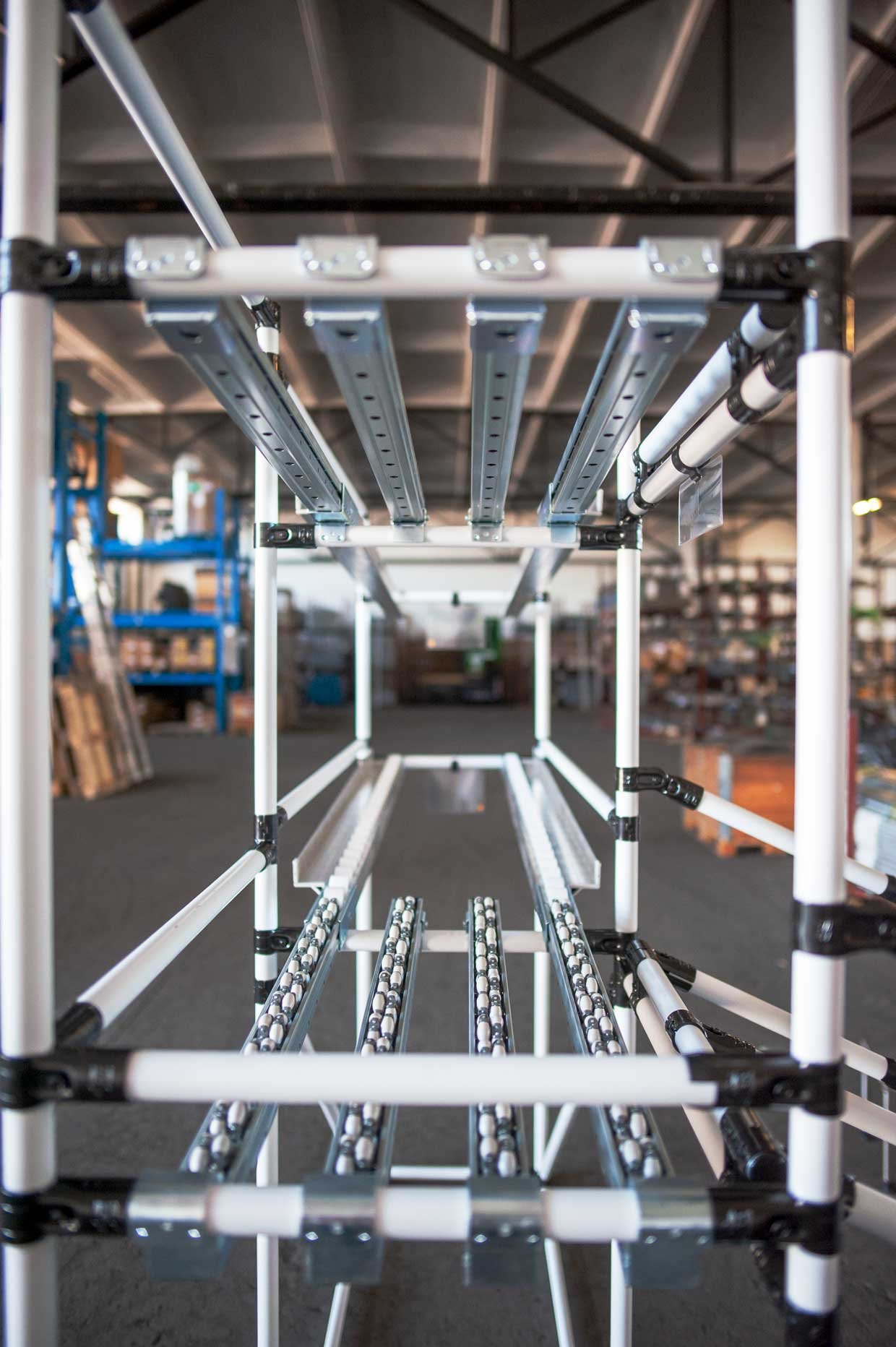 Flow rack made of pipe racking system with two levels
