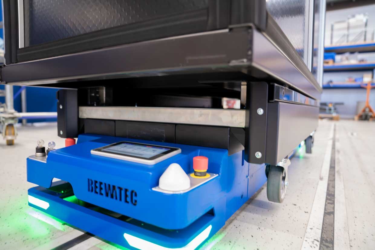 BARY PXS-500 transportiert einen Materialwagen
