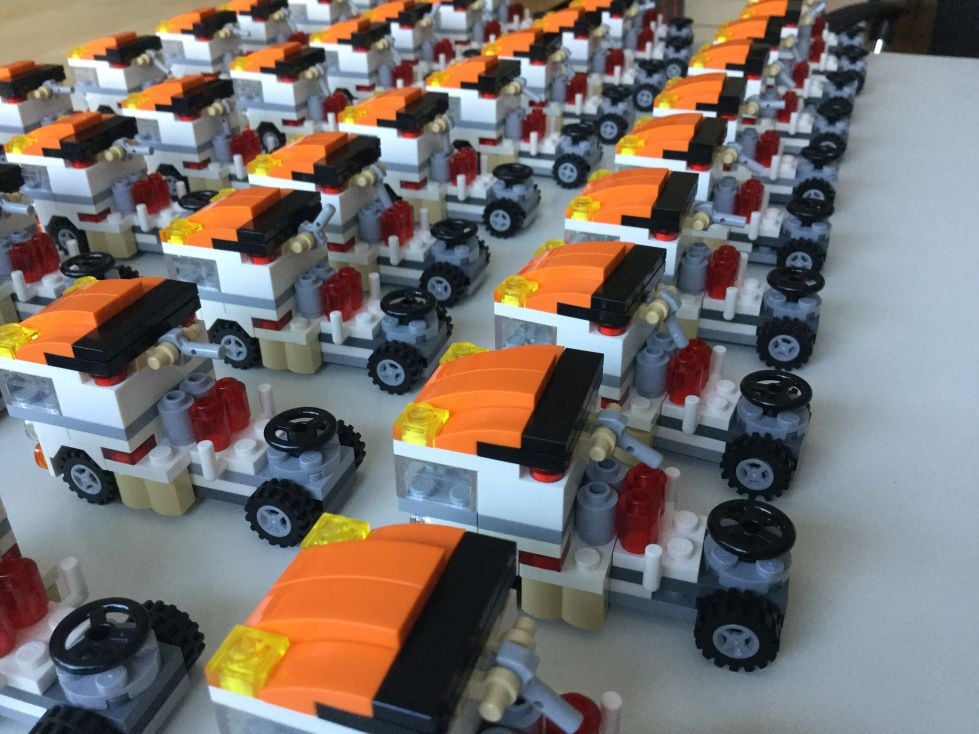 LKW aus Bausteinen als Teil des Lean Planspiels der Elite Consulting Group