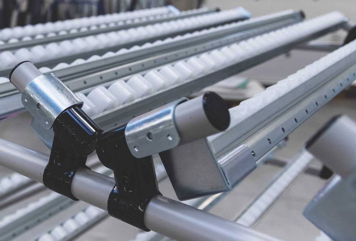 Roller tracks for optimum flow of goods | BeeWaTec